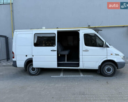 Додж Спринтер 2004 в Киеве на Automoto.ua Белый Додж Спринтер, объемом двигателя 2.69 л и пробегом 300 тыс. км за 7900 $, фото 6 на Automoto.ua