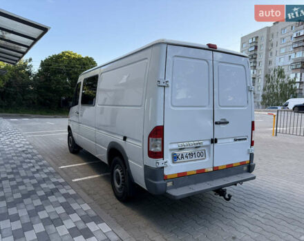 Додж Спринтер 2004 в Киеве на Automoto.ua Белый Додж Спринтер, объемом двигателя 2.69 л и пробегом 300 тыс. км за 7900 $, фото 1 на Automoto.ua