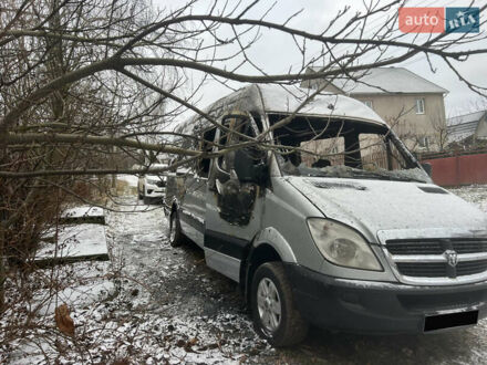 Серый Додж Спринтер, объемом двигателя 3 л и пробегом 290 тыс. км за 6000 $, фото 1 на Automoto.ua