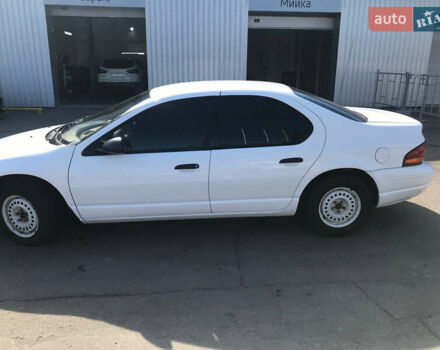 Белый Додж Стратус, объемом двигателя 2.4 л и пробегом 190 тыс. км за 3200 $, фото 4 на Automoto.ua
