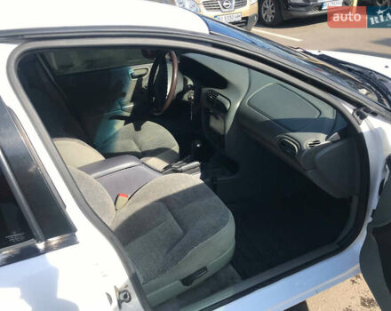 Белый Додж Стратус, объемом двигателя 2.4 л и пробегом 190 тыс. км за 3200 $, фото 8 на Automoto.ua