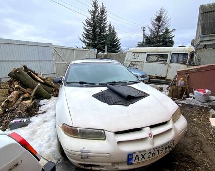 Белый Додж Стратус, объемом двигателя 2 л и пробегом 300 тыс. км за 1500 $, фото 1 на Automoto.ua