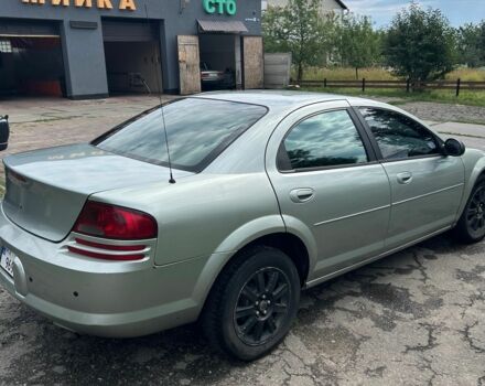 Серый Додж Стратус, объемом двигателя 2.4 л и пробегом 177 тыс. км за 2700 $, фото 1 на Automoto.ua