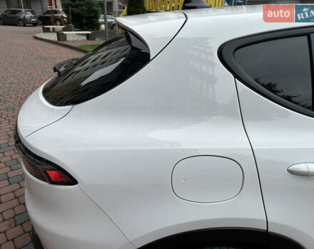 Белый Додж Hornet, объемом двигателя 2 л и пробегом 4 тыс. км за 25150 $, фото 112 на Automoto.ua