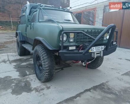 Зеленый Додж M 880, объемом двигателя 4.6 л и пробегом 15 тыс. км за 19999 $, фото 2 на Automoto.ua