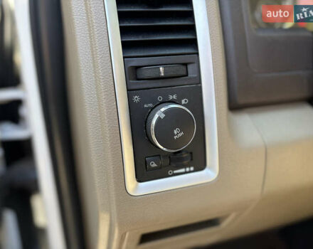 Белый Додж RAM 1500, объемом двигателя 5.7 л и пробегом 78 тыс. км за 19900 $, фото 10 на Automoto.ua