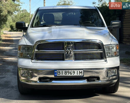Белый Додж RAM 1500, объемом двигателя 5.7 л и пробегом 78 тыс. км за 19900 $, фото 1 на Automoto.ua