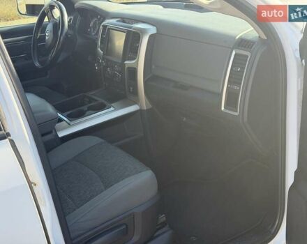 Белый Додж RAM 1500, объемом двигателя 2.99 л и пробегом 220 тыс. км за 24500 $, фото 13 на Automoto.ua