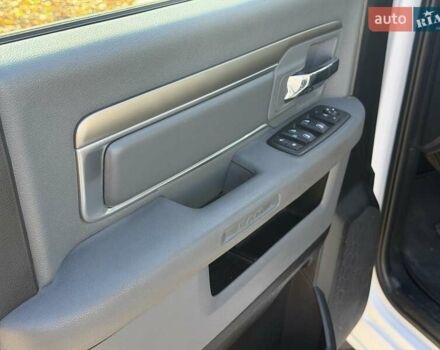 Белый Додж RAM 1500, объемом двигателя 2.99 л и пробегом 220 тыс. км за 24500 $, фото 31 на Automoto.ua