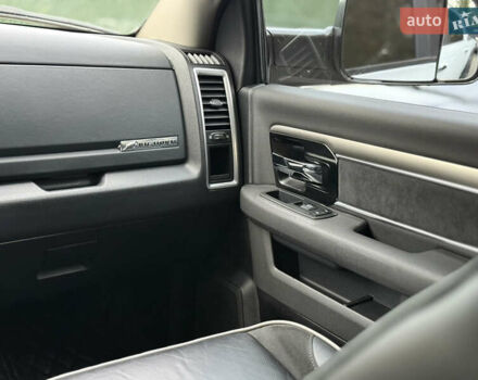 Белый Додж RAM 1500, объемом двигателя 5.66 л и пробегом 150 тыс. км за 40000 $, фото 38 на Automoto.ua