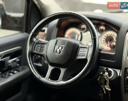 Белый Додж RAM 1500, объемом двигателя 5.66 л и пробегом 150 тыс. км за 40000 $, фото 33 на Automoto.ua