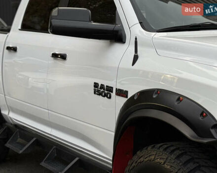 Белый Додж RAM 1500, объемом двигателя 5.66 л и пробегом 150 тыс. км за 40000 $, фото 10 на Automoto.ua