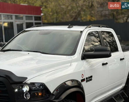 Белый Додж RAM 1500, объемом двигателя 5.66 л и пробегом 150 тыс. км за 40000 $, фото 2 на Automoto.ua