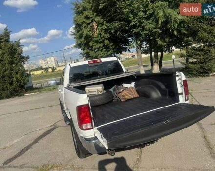 Белый Додж RAM 1500, объемом двигателя 5.7 л и пробегом 113 тыс. км за 28000 $, фото 1 на Automoto.ua