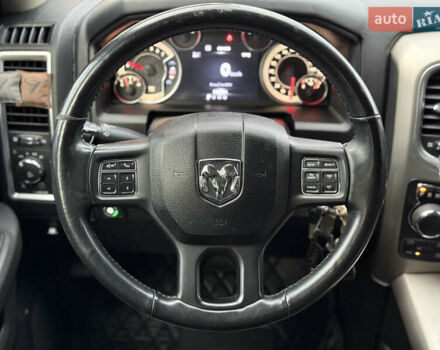 Белый Додж RAM 1500, объемом двигателя 5.66 л и пробегом 150 тыс. км за 40000 $, фото 35 на Automoto.ua