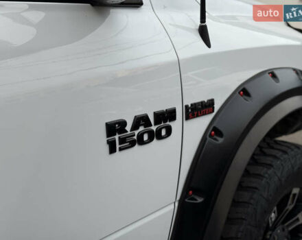 Белый Додж RAM 1500, объемом двигателя 5.66 л и пробегом 150 тыс. км за 40000 $, фото 12 на Automoto.ua