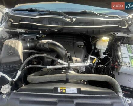 Белый Додж RAM 1500, объемом двигателя 5.7 л и пробегом 113 тыс. км за 28000 $, фото 4 на Automoto.ua