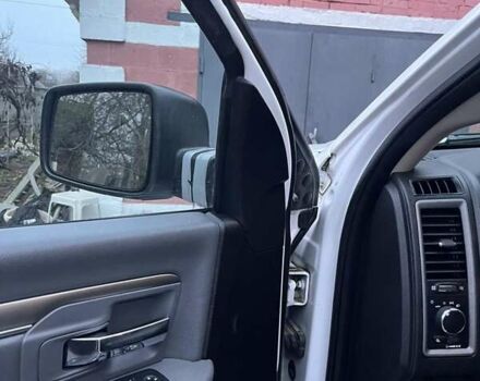 Білий Додж RAM 1500, об'ємом двигуна 5.65 л та пробігом 241 тис. км за 17300 $, фото 7 на Automoto.ua