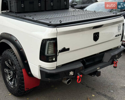 Белый Додж RAM 1500, объемом двигателя 5.66 л и пробегом 150 тыс. км за 40000 $, фото 14 на Automoto.ua