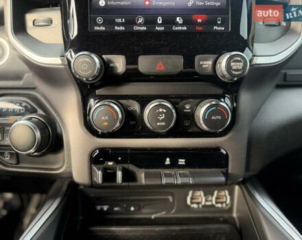 Белый Додж RAM 1500, объемом двигателя 5.65 л и пробегом 41 тыс. км за 50000 $, фото 17 на Automoto.ua