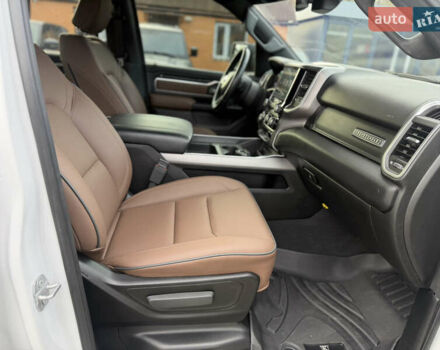 Белый Додж RAM 1500, объемом двигателя 5.65 л и пробегом 41 тыс. км за 50000 $, фото 21 на Automoto.ua