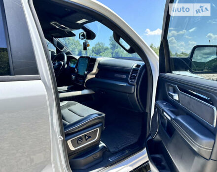 Білий Додж RAM 1500, об'ємом двигуна 5.65 л та пробігом 84 тис. км за 62500 $, фото 25 на Automoto.ua