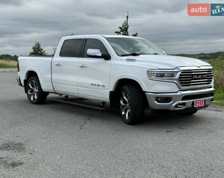 Белый Додж RAM 1500, объемом двигателя 5.7 л и пробегом 139 тыс. км за 44999 $, фото 1 на Automoto.ua