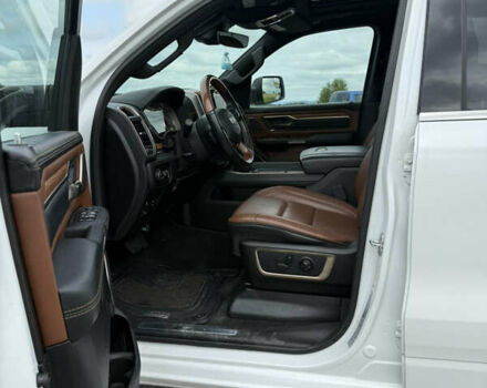 Белый Додж RAM 1500, объемом двигателя 5.7 л и пробегом 139 тыс. км за 44999 $, фото 14 на Automoto.ua