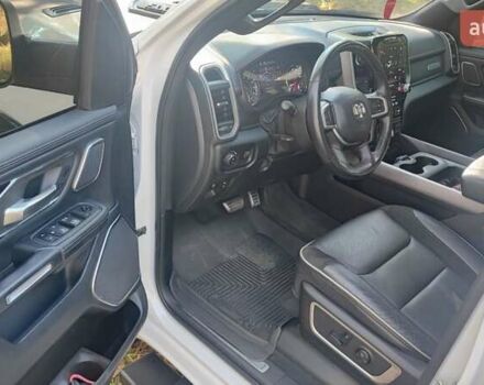 Белый Додж RAM 1500, объемом двигателя 5.7 л и пробегом 92 тыс. км за 43990 $, фото 20 на Automoto.ua