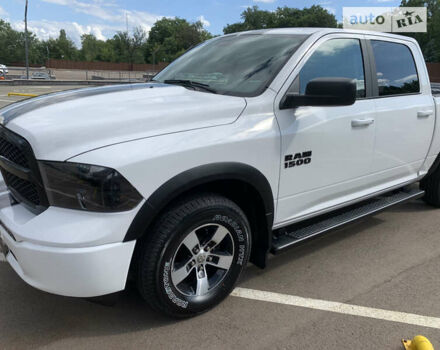 Белый Додж RAM 1500, объемом двигателя 3.6 л и пробегом 60 тыс. км за 39999 $, фото 3 на Automoto.ua