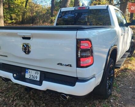 Белый Додж RAM 1500, объемом двигателя 5.7 л и пробегом 92 тыс. км за 43990 $, фото 6 на Automoto.ua