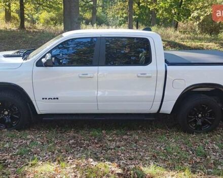 Белый Додж RAM 1500, объемом двигателя 5.7 л и пробегом 92 тыс. км за 43990 $, фото 12 на Automoto.ua