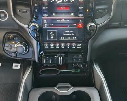 Белый Додж RAM 1500, объемом двигателя 5.7 л и пробегом 92 тыс. км за 43990 $, фото 28 на Automoto.ua