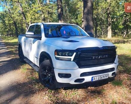 Белый Додж RAM 1500, объемом двигателя 5.7 л и пробегом 92 тыс. км за 43990 $, фото 2 на Automoto.ua