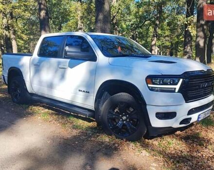 Белый Додж RAM 1500, объемом двигателя 5.7 л и пробегом 92 тыс. км за 43990 $, фото 4 на Automoto.ua