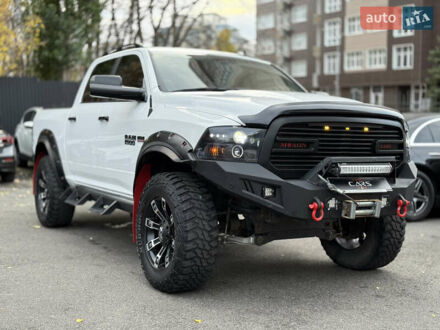 Додж RAM 1500 2017 в Киеве на Automoto.ua Белый Додж RAM 1500, объемом двигателя 5.66 л и пробегом 150 тыс. км за 40000 $, фото 1 на Automoto.ua
