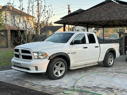 Додж RAM 1500 2017 у Києві на Automoto.ua Білий Додж RAM 1500, об'ємом двигуна 5.7 л та пробігом 172 тис. км за 27850 $, фото 1 на Automoto.ua