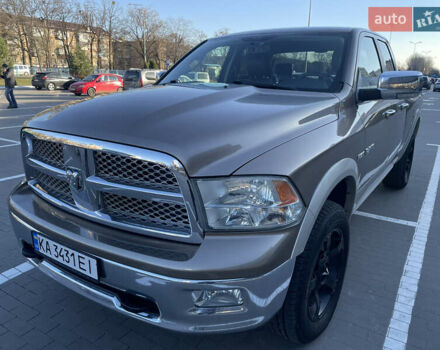 Бежевый Додж RAM 1500, объемом двигателя 5.65 л и пробегом 240 тыс. км за 20500 $, фото 8 на Automoto.ua