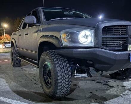 Черный Додж RAM 1500, объемом двигателя 5.65 л и пробегом 170 тыс. км за 27000 $, фото 7 на Automoto.ua