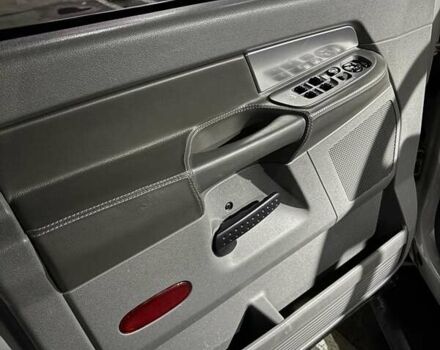 Черный Додж RAM 1500, объемом двигателя 5.65 л и пробегом 170 тыс. км за 27000 $, фото 14 на Automoto.ua