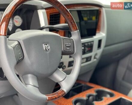 Чорний Додж RAM 1500, об'ємом двигуна 5.65 л та пробігом 241 тис. км за 14500 $, фото 16 на Automoto.ua