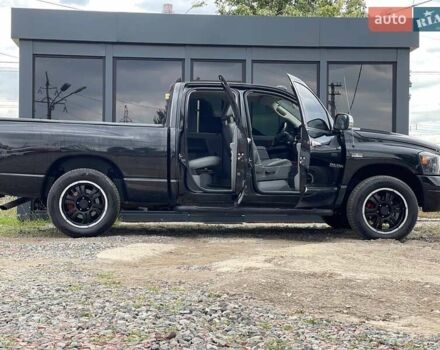 Чорний Додж RAM 1500, об'ємом двигуна 5.65 л та пробігом 241 тис. км за 14500 $, фото 5 на Automoto.ua