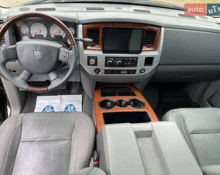 Чорний Додж RAM 1500, об'ємом двигуна 5.65 л та пробігом 241 тис. км за 14500 $, фото 18 на Automoto.ua