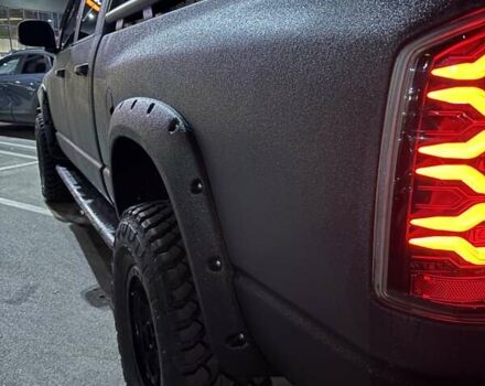 Черный Додж RAM 1500, объемом двигателя 5.65 л и пробегом 170 тыс. км за 27000 $, фото 12 на Automoto.ua