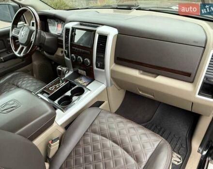 Чорний Додж RAM 1500, об'ємом двигуна 5.65 л та пробігом 166 тис. км за 16700 $, фото 72 на Automoto.ua