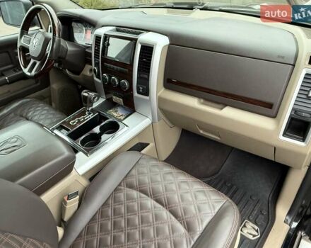 Чорний Додж RAM 1500, об'ємом двигуна 5.65 л та пробігом 166 тис. км за 16700 $, фото 71 на Automoto.ua