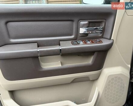 Чорний Додж RAM 1500, об'ємом двигуна 5.65 л та пробігом 166 тис. км за 16700 $, фото 64 на Automoto.ua