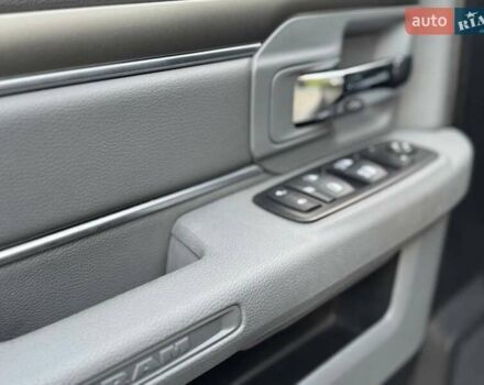 Чорний Додж RAM 1500, об'ємом двигуна 3 л та пробігом 137 тис. км за 27300 $, фото 13 на Automoto.ua