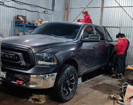 Черный Додж RAM 1500, объемом двигателя 2.99 л и пробегом 263 тыс. км за 28900 $, фото 13 на Automoto.ua