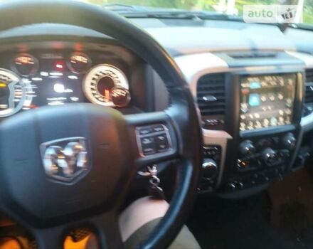 Черный Додж RAM 1500, объемом двигателя 5.7 л и пробегом 210 тыс. км за 23500 $, фото 9 на Automoto.ua
